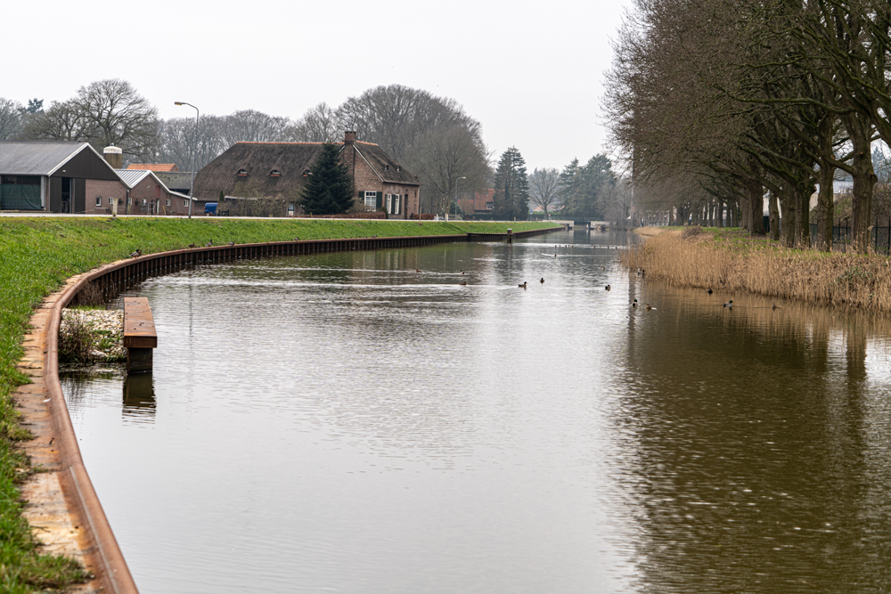 Plaats Aan De Ijssel Waar Het Apeldoorns Kanaal Begint